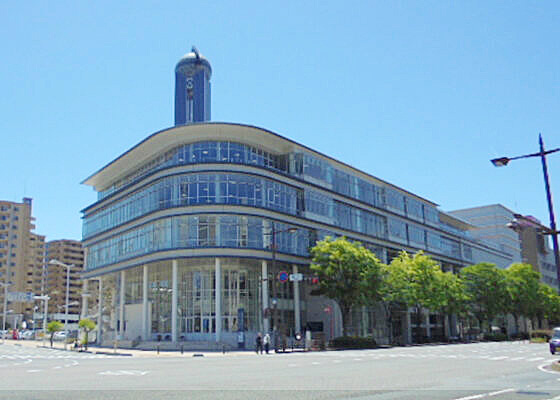 中央図書館の外観