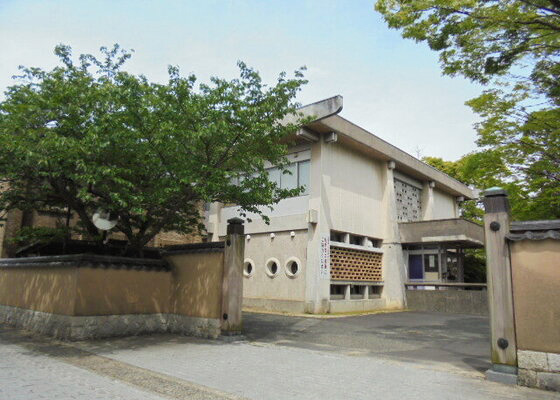 長府図書館の外観