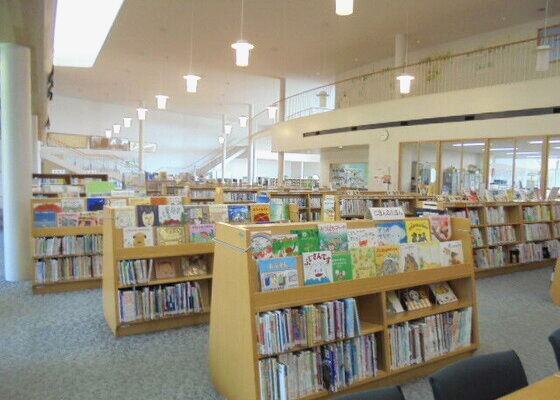 豊北図書館の内観